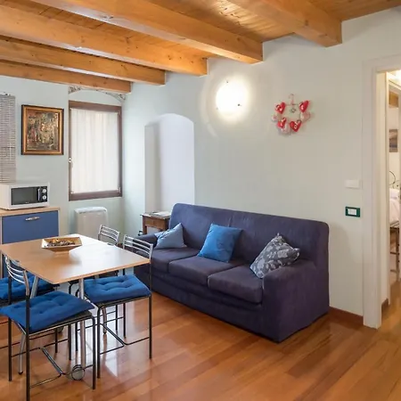 Flats4rent Deborah * Verona