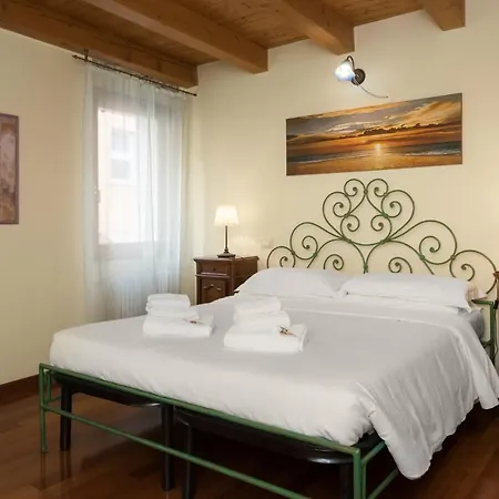 Flats4rent Deborah * Verona